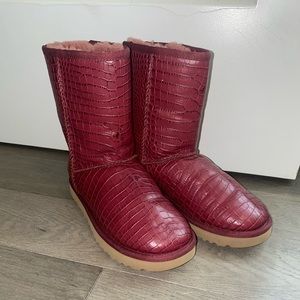 Leather ugss 100% authentic